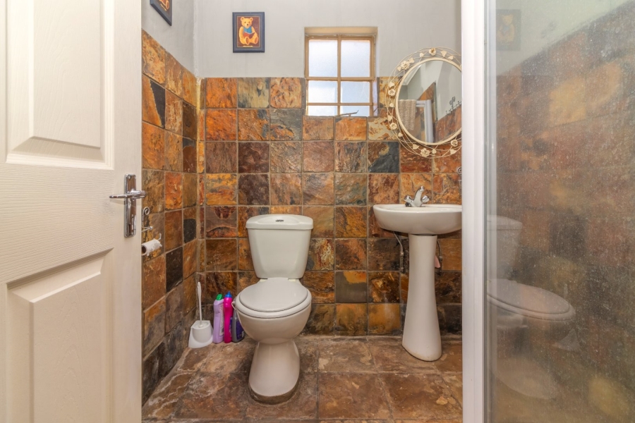 4 Bedroom Property for Sale in Kroonstad Rural Free State